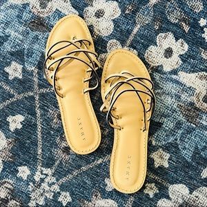 Amanu • strappy slip-on sandals • size 10‎